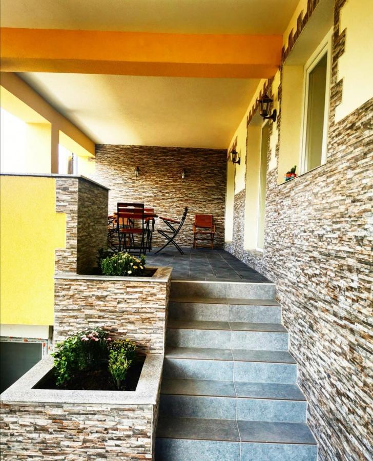Doftana Apartaments Teşila エクステリア 写真